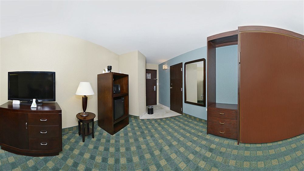 Causeway Bay Hotel Lansing Ngoại thất bức ảnh