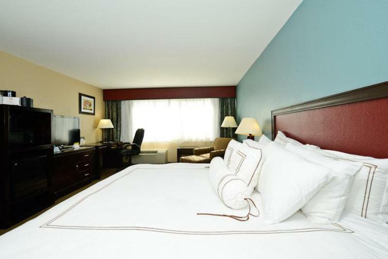Causeway Bay Hotel Lansing Ngoại thất bức ảnh