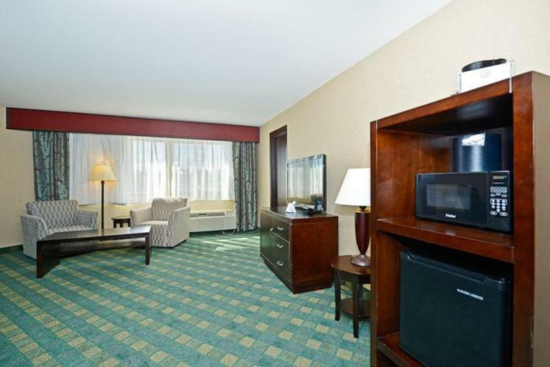 Causeway Bay Hotel Lansing Ngoại thất bức ảnh